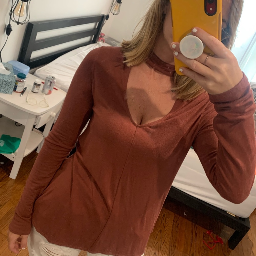 Express cut-out blouse